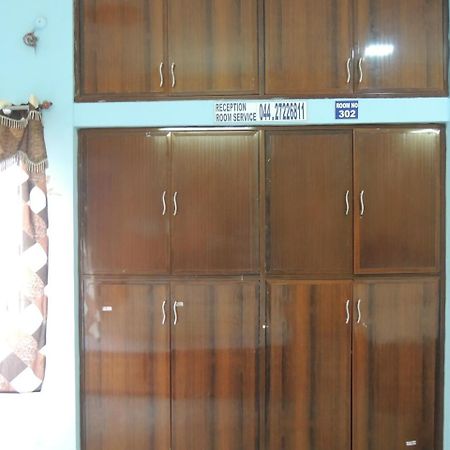 Radha Party Hall 甘吉布勒姆 外观 照片