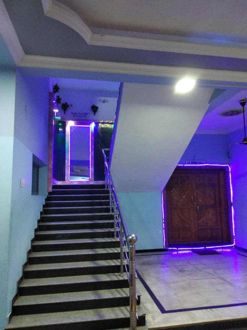 Radha Party Hall 甘吉布勒姆 外观 照片