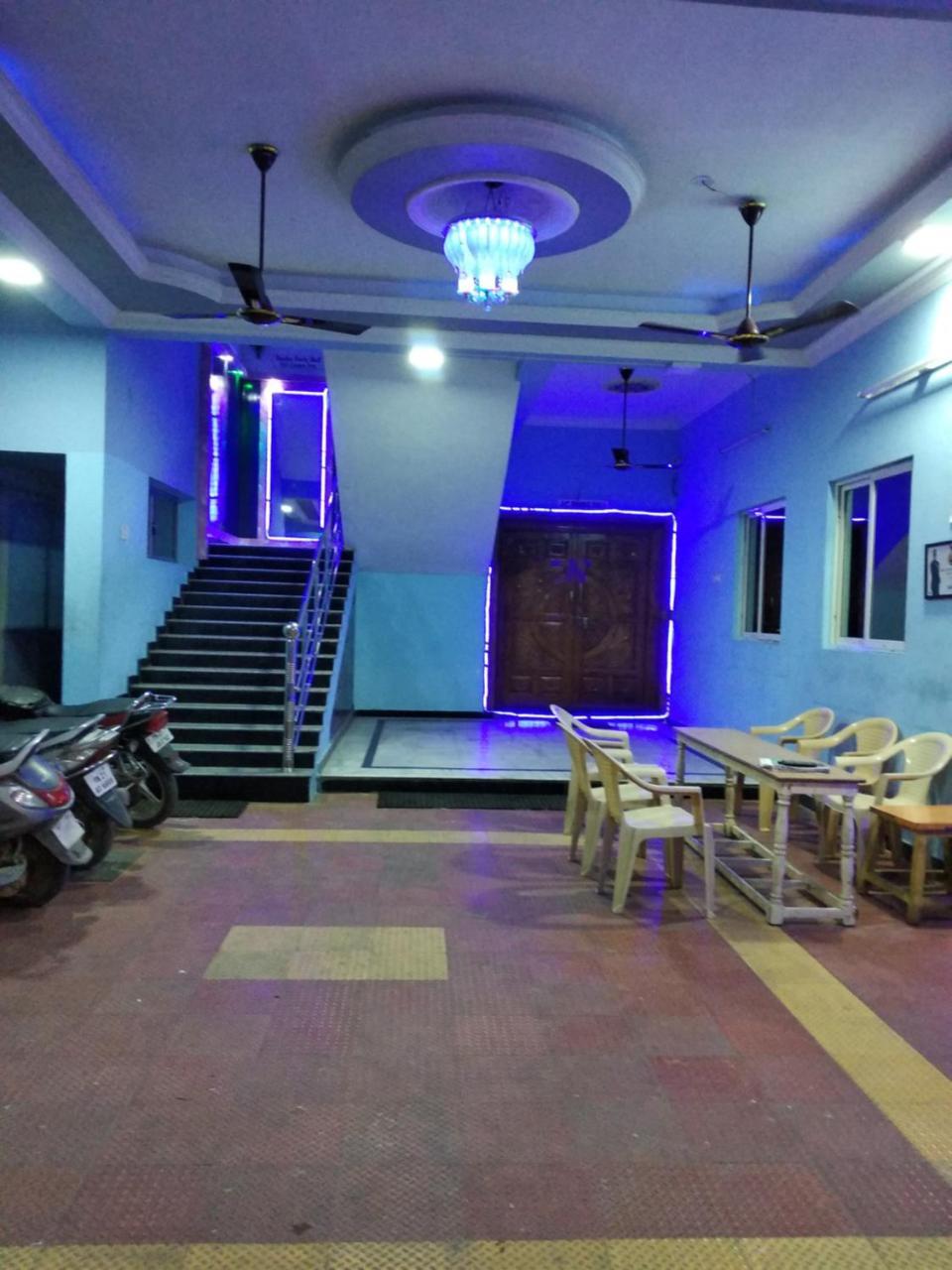 Radha Party Hall 甘吉布勒姆 外观 照片
